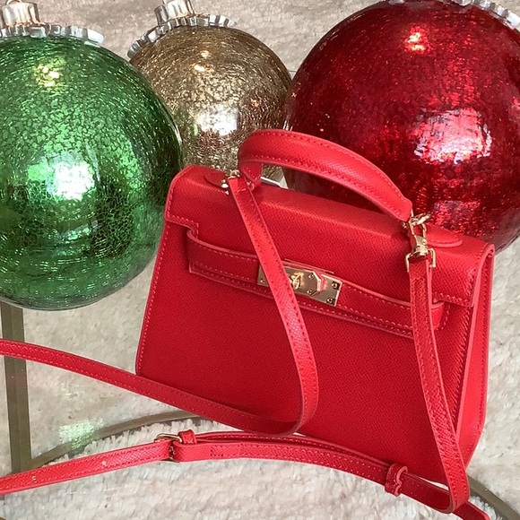 Billini Classic Red Handbag with adjustable clip on strap for crossbody. NWT - Picture 4 of 7